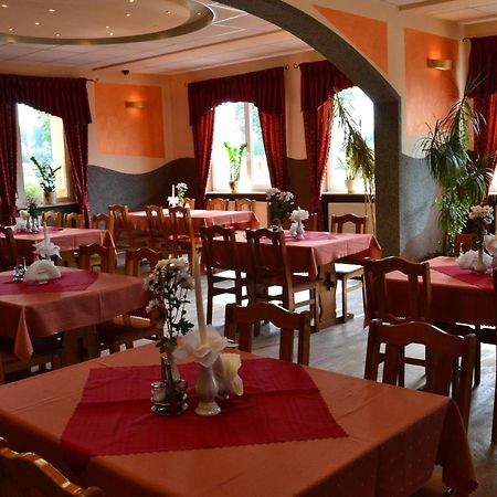 Hotel I Restauracja Jaskolka Alojzow Extérieur photo