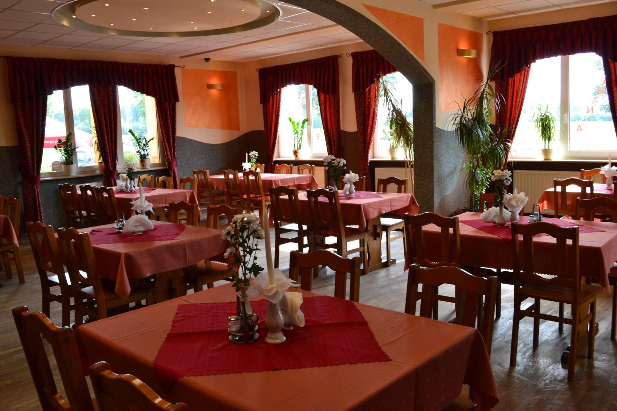 Hotel I Restauracja Jaskolka Alojzow Extérieur photo
